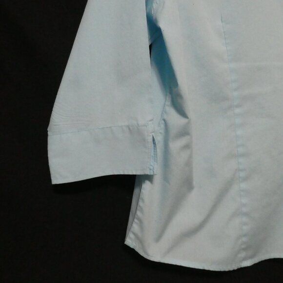 ISAAC'S DESIGNS CASUALS | large | Light Blue Button-Up Front Floral Blouse - Picture 12 of 14